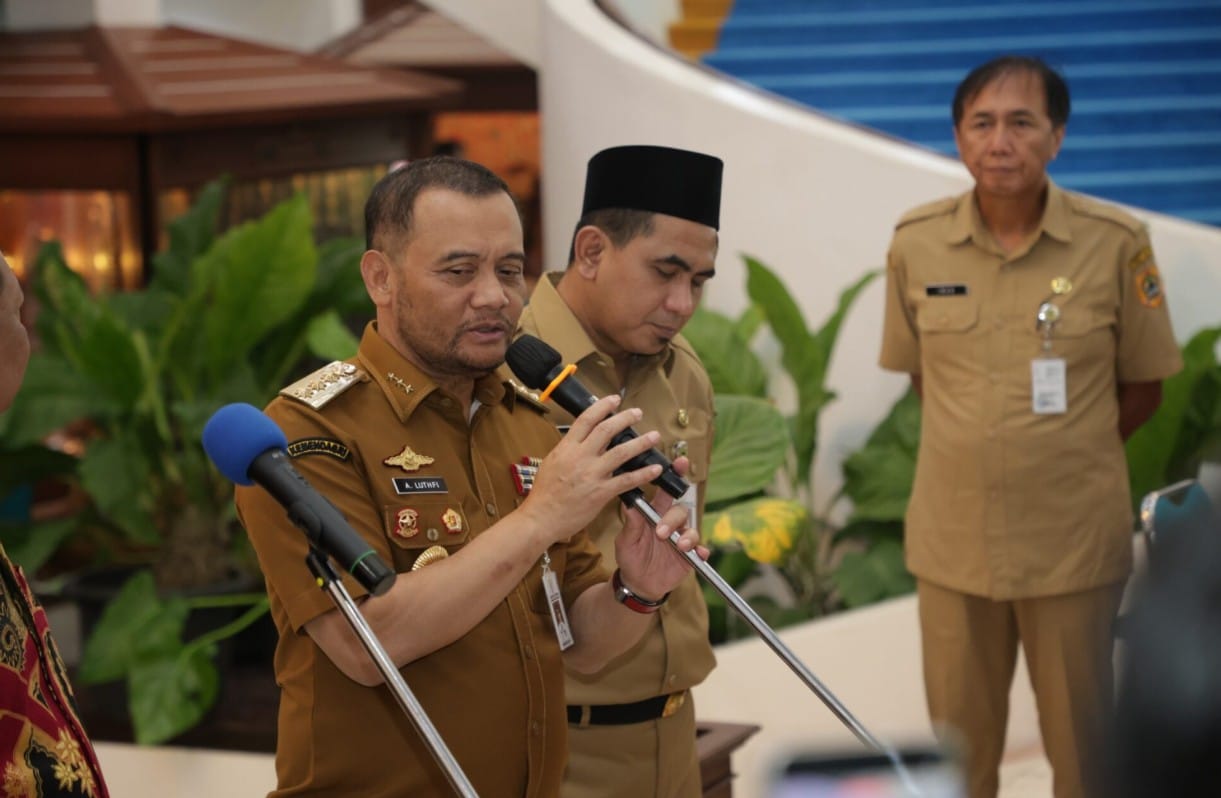 Gubernur Jawa Tengah Ahmad Luthfi menyampaikan kebijakan efisiensi energi Jateng di Grhadhika Bhakti Praja Semarang