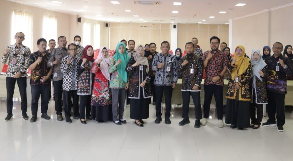 Rembuk Stunting Brebes 2026 Sekda Brebes Dr Tahroni membuka kegiatan Rembuk Stunting Brebes di Aula KPT Brebes