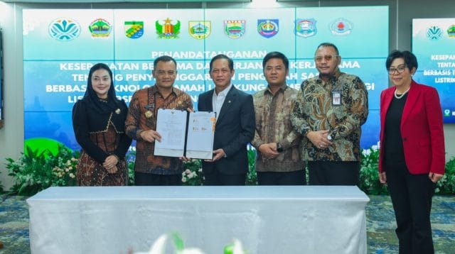 Gubernur Jawa Tengah dan 7 kepala daerah tandatangani kesepakatan aglomerasi pengolahan sampah dengan Menteri Lingkungan Hidup