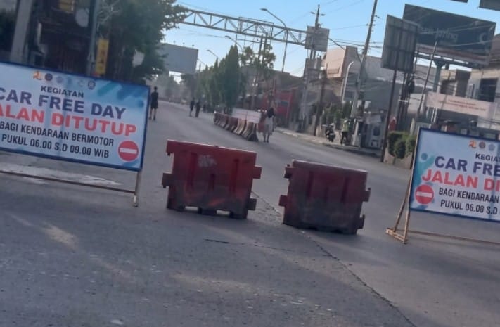 Car Free Day Brebes Tutup Pantura Pro Kontra Viral Suasana Car Free Day Brebes di Jalan P Diponegoro yang menutup jalur Pantura dan menuai pro kontra di media sosial