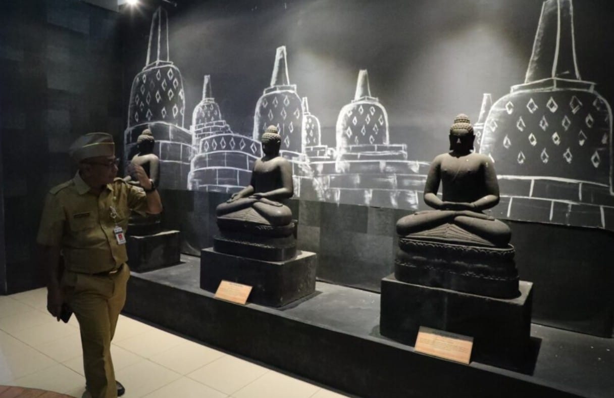 Pameran Abhirama Ranggawarsita 2026 di Museum Jawa Tengah Peluncuran car branding promosi Pameran Abhirama Ranggawarsita 2026 di Museum Jawa Tengah Ranggawarsita Semarang
