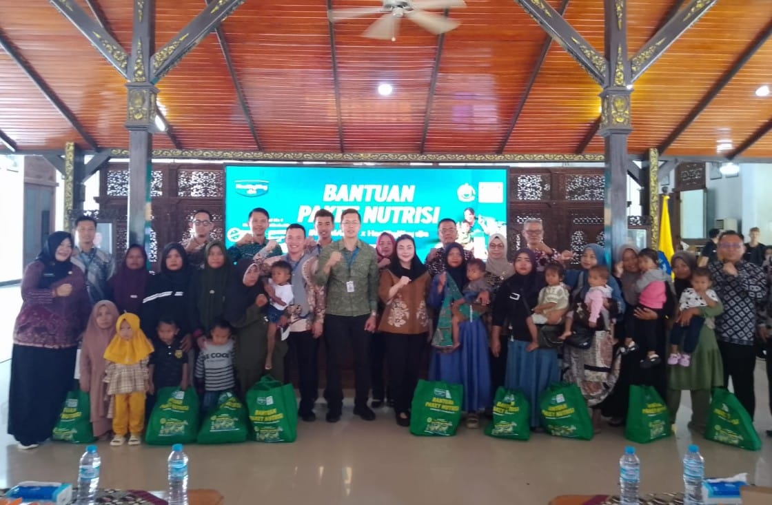 bantuan nutrisi stunting Brebes Indomaret 250 paket CSR Bupati Paramitha