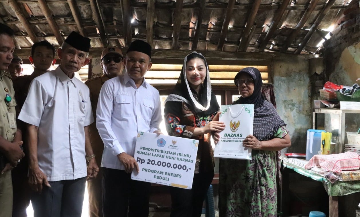Rodiyah Terima Bantuan RTLH di Brebes dari Pemkab
