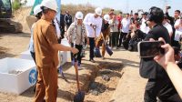 Menteri Pertanian meresmikan peletakan batu pertama megaproyek peternakan sapi perah Brebes di Kecamatan Larangan